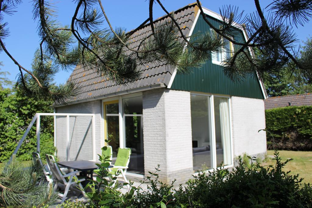 Bungalows - Bungalowpark Mooyeveld - Uniek Gelegen In De Duinen! Егмонд-Біннен Екстер'єр фото