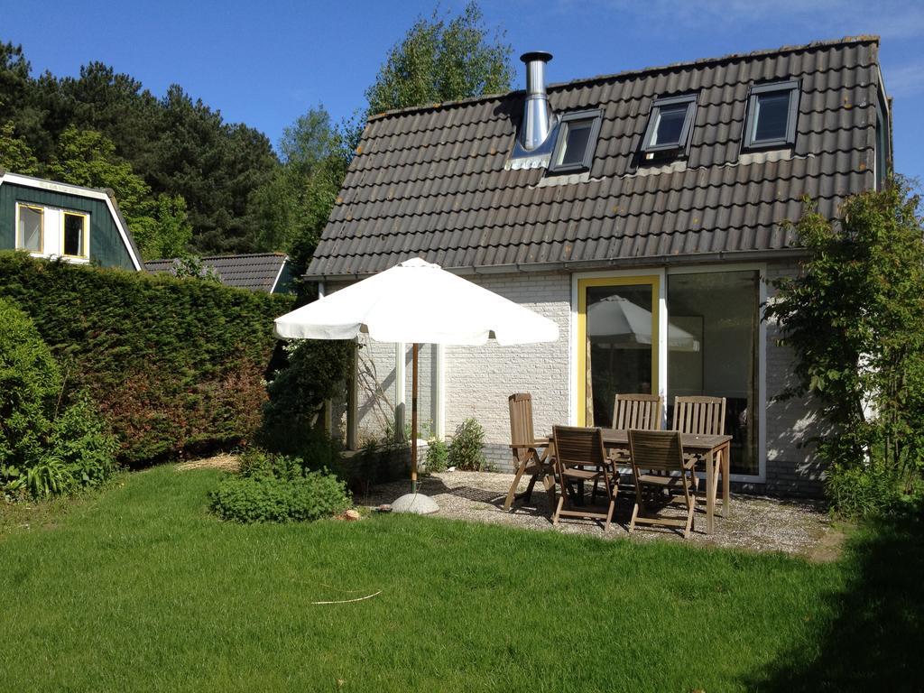 Bungalows - Bungalowpark Mooyeveld - Uniek Gelegen In De Duinen! Егмонд-Біннен Номер фото